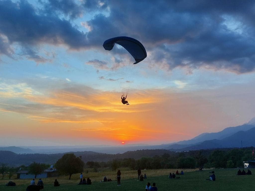 A sunset flight above Bir